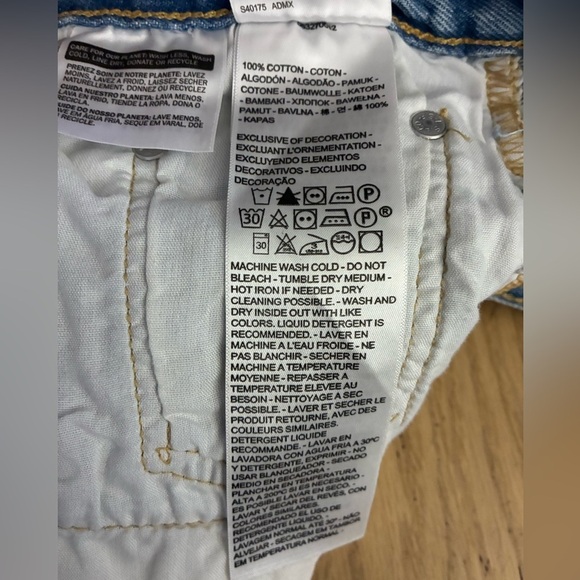 Levi's Women's 501 Original Light Blue Denim Shorts 28 - Picture 15 of 16